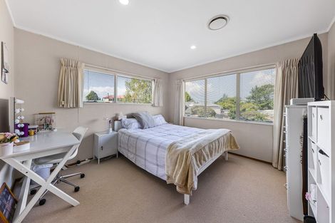 Photo of property in 1/29 Sutherland Road, Point Chevalier, Auckland, 1025