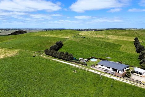 Photo of property in Rehutai Road, Baylys Beach, Dargaville, 0377