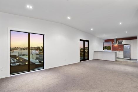 Photo of property in 2-06/424 Maunganui Road, Mount Maunganui, 3116