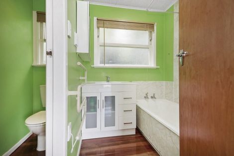 Photo of property in 94a Dowse Drive, Maungaraki, Lower Hutt, 5010