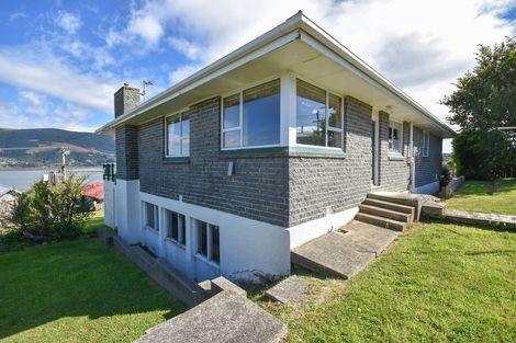 Photo of property in 19 Bayne Terrace, Macandrew Bay, Dunedin, 9014