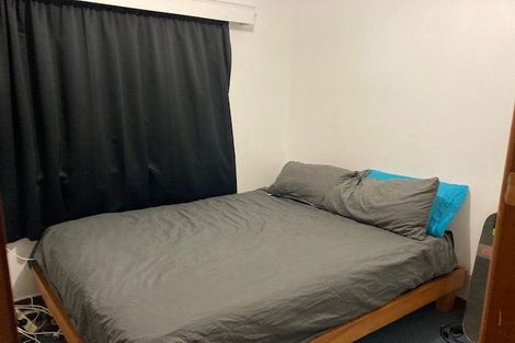 Photo of property in 552 East Coast Road, Windsor Park, Auckland, 0630