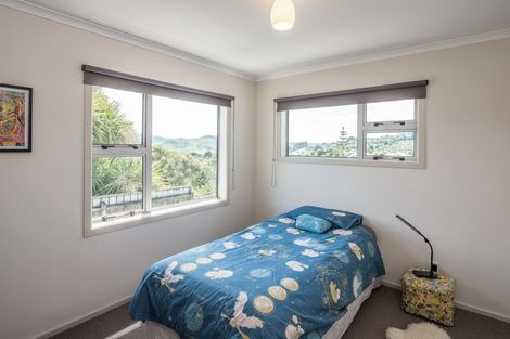 Photo of property in 6 Brydon Way, Paparangi, Wellington, 6037