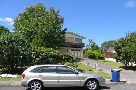 Photo of property in 17 Ridgewood Crescent, Birkenhead, Auckland, 0626