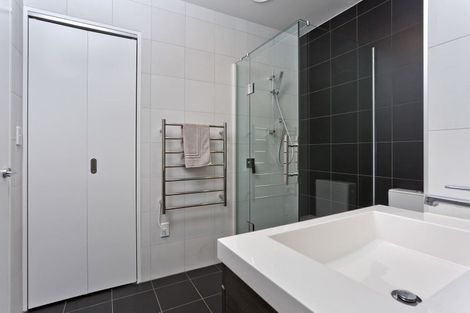 Photo of property in 310/19 Rawene Road, Birkenhead, Auckland, 0626