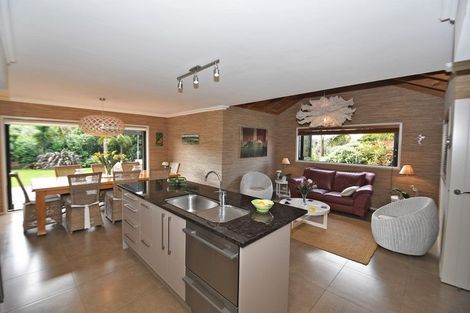 Photo of property in 2 Wonderview Road, Leigh, 0985