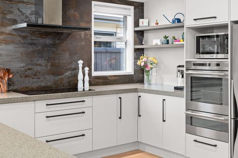 Photo of property in 140 Saint James Drive, Huntington, Hamilton, 3210