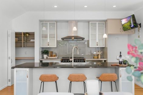 Photo of property in 21 Westpark Drive, Burnside, Christchurch, 8053