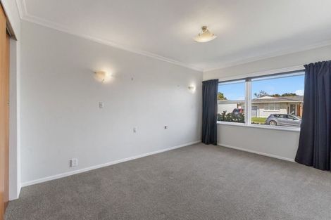 Photo of property in 55 Karaka Crescent, Levin, 5510