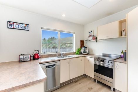 Photo of property in 3b Sunburst Court, Paraparaumu Beach, Paraparaumu, 5032