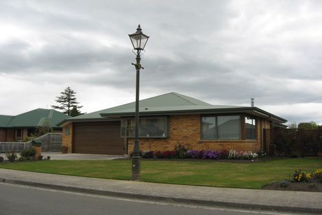 Photo of property in 7b Goodwood Close, Rangiora, 7400