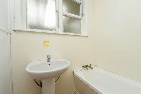 Photo of property in 30 Yeats Crescent, Fairfield, Hamilton, 3214