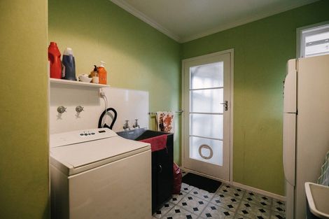 Photo of property in 69 Wikiriwhi Crescent, Awapuni, Palmerston North, 4412