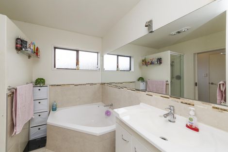Photo of property in 32 Humphries Place, Awapuni, Palmerston North, 4412