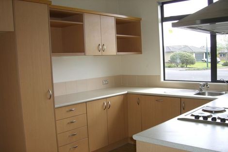 Photo of property in 10/2 Armoy Drive, East Tamaki, Auckland, 2016