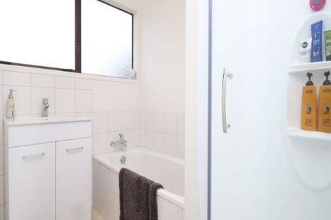 Photo of property in 142 Moire Road, West Harbour, Auckland, 0618