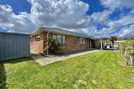 Photo of property in 17 Phar Lap Grove, Trentham, Upper Hutt, 5018