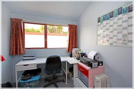 Photo of property in 17 Aru Street, Tangimoana, 4822