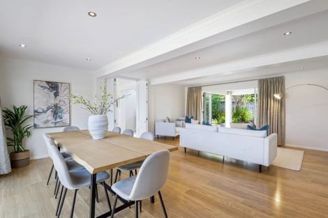 Photo of property in 22 Eversleigh Road, Belmont, Auckland, 0622