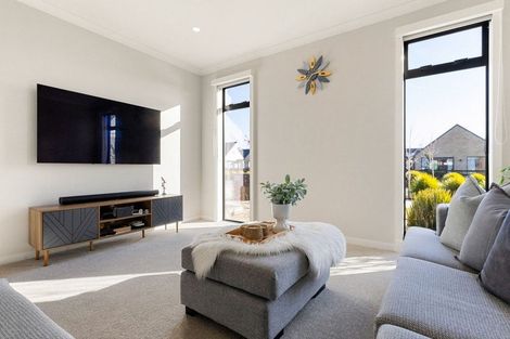 Photo of property in 32 Hugo Shaw Drive, Cambridge, 3434