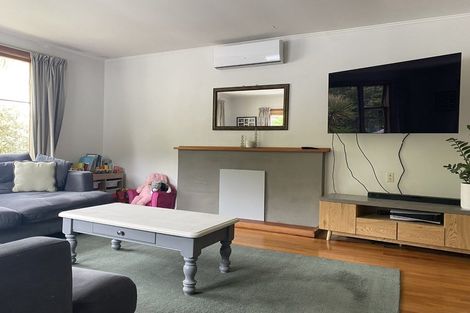 Photo of property in 68 The Drive, Tawa, Wellington, 5028