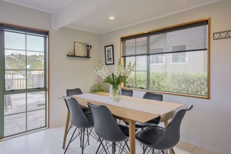 Photo of property in 16 Donald Street, Stanmore Bay, Whangaparaoa, 0932