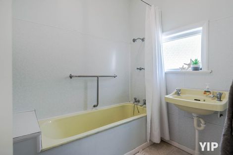 Photo of property in 18 Hinau Street, Tawa, Wellington, 5028