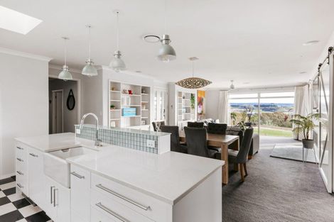 Photo of property in 40 Broadwater Close, Pyes Pa, Tauranga, 3112