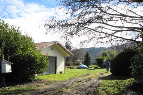 Photo of property in 8 Glassons Lane, Blackball, 7804