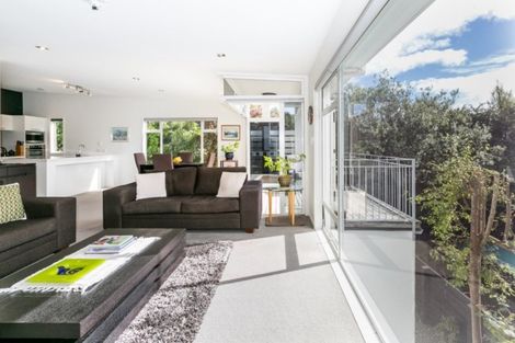 Photo of property in 3 Hikanui Drive, Havelock North, 4130