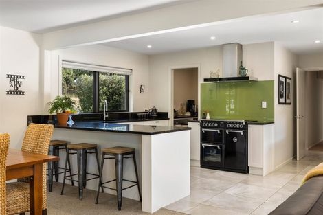 Photo of property in 77 Oregon Drive, Kelvin Heights, Queenstown, 9300