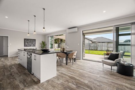 Photo of property in 15 Selliera Place, Papamoa Beach, Papamoa, 3118