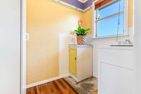 Photo of property in 2 Marsden Place, Awapuni, Palmerston North, 4412