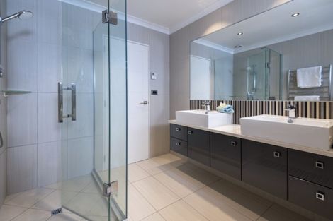 Photo of property in 43 Manor Park, Sunnyhills, Auckland, 2010