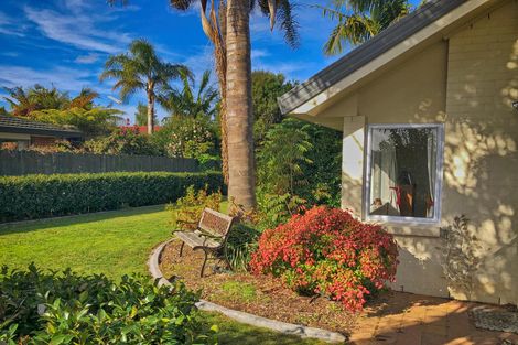 Photo of property in 21 Chippewa Place, Conifer Grove, Takanini, 2112