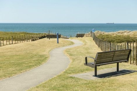 Photo of property in 4b Sunbrae Grove, Mount Maunganui, 3116