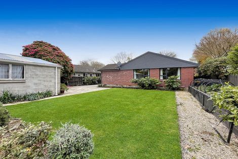 Photo of property in 17 Burnside Crescent, Burnside, Christchurch, 8053