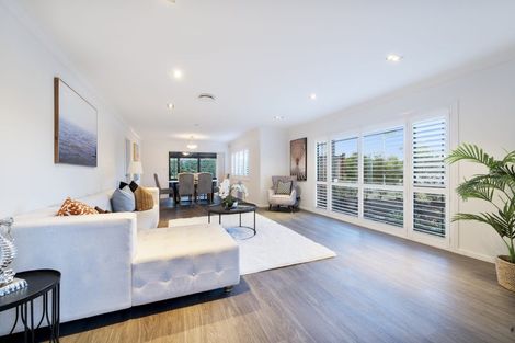 Photo of property in 54 Sapperton Drive, Henderson, Auckland, 0612