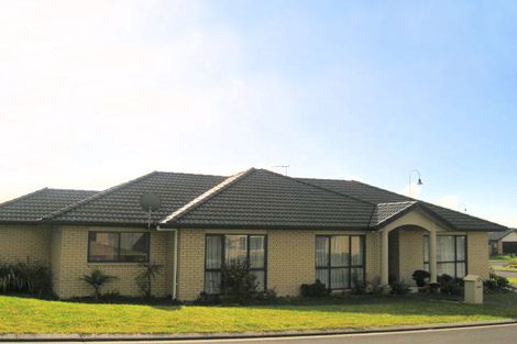 Photo of property in 1 Gortin Close, East Tamaki, Auckland, 2013
