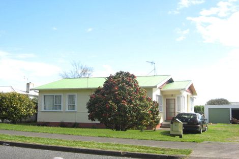Photo of property in 44 Queens Road, Glen Avon, New Plymouth, 4312