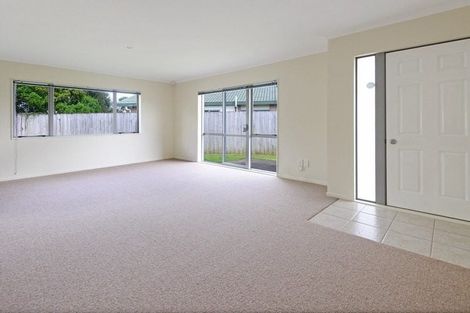 Photo of property in 17 Liddesdale Place, Papakura, 2110