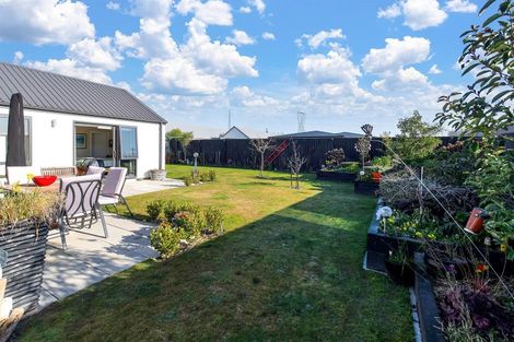 Photo of property in 17 Churchill Drive, Rangiora, 7400