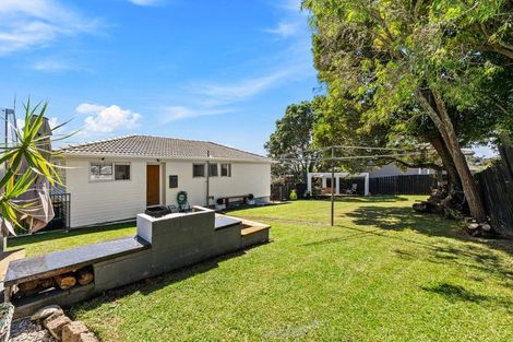 Photo of property in 27 Arlette Place, Massey, Auckland, 0614
