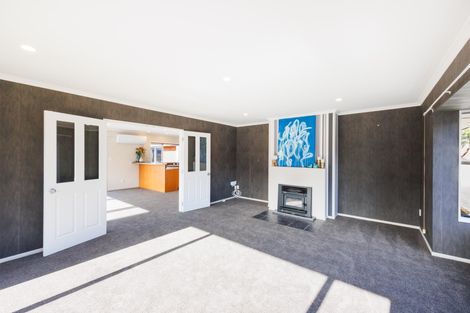 Photo of property in 20 Johnstone Drive, Fitzherbert, Palmerston North, 4410