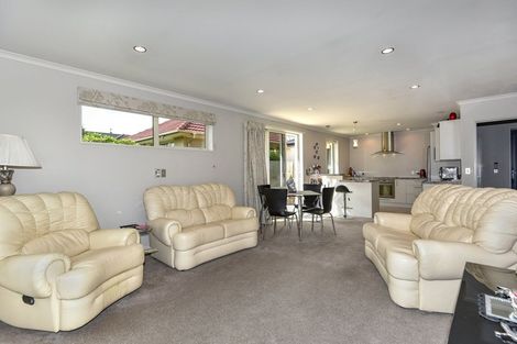 Photo of property in 1/220 Avonhead Road, Avonhead, Christchurch, 8042