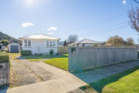 Photo of property in 11 Hector Grove, Trentham, Upper Hutt, 5018