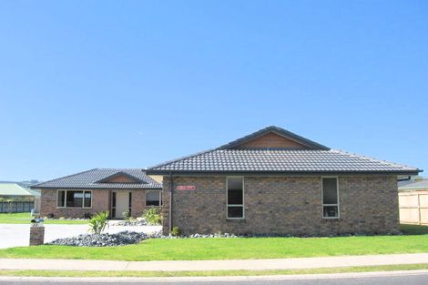 Photo of property in 22 Cholmondeley Crescent, Whitianga, 3510