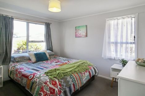 Photo of property in 14 Staverton Crescent, Mangere, Auckland, 2022