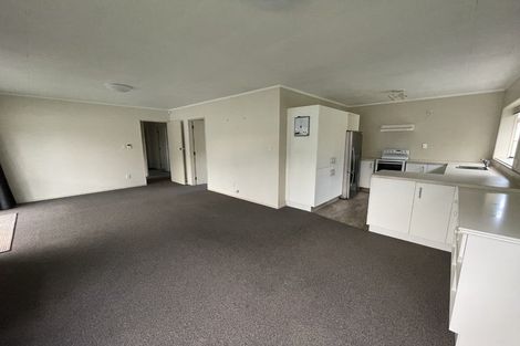 Photo of property in 2/1003 Caroline Road, Mayfair, Hastings, 4122