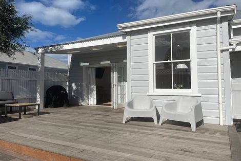 Photo of property in 11 Latham Street, Napier South, Napier, 4110
